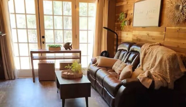 Cozy Couples Cabin - Quiet Wilderness Stay - Illinois River