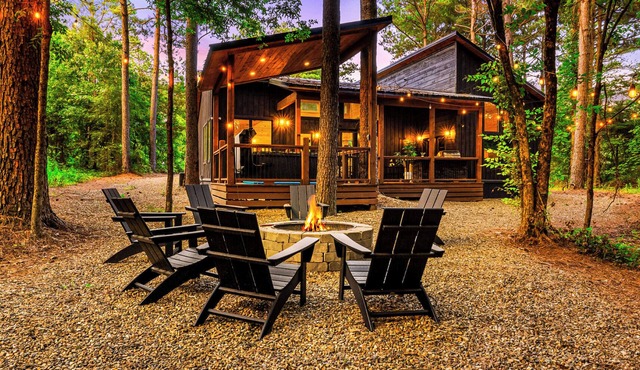 Cozy Haven | Luxe Design, Hot Tub & Firepit