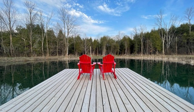 Cozy Hobby Farm Cottage in Uxbridge