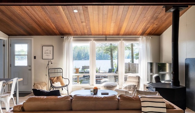 Cozy Lakefront Cottage | 2.5hrs from GTA & Ottawa