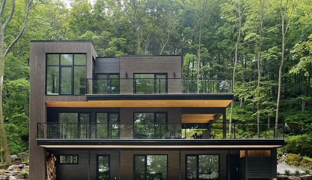 Cozy lakefront Retreat with Spa Pet Friendly