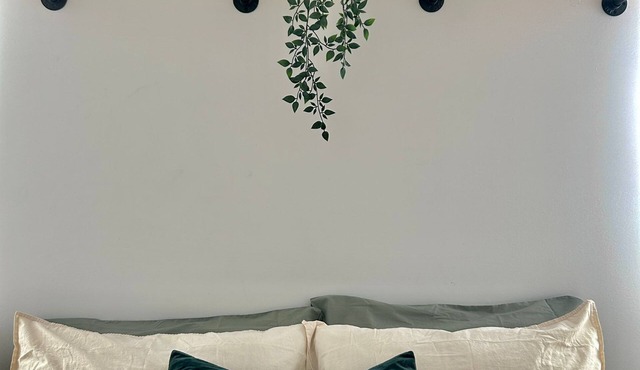 Cozy Parkside 2BR Apartment