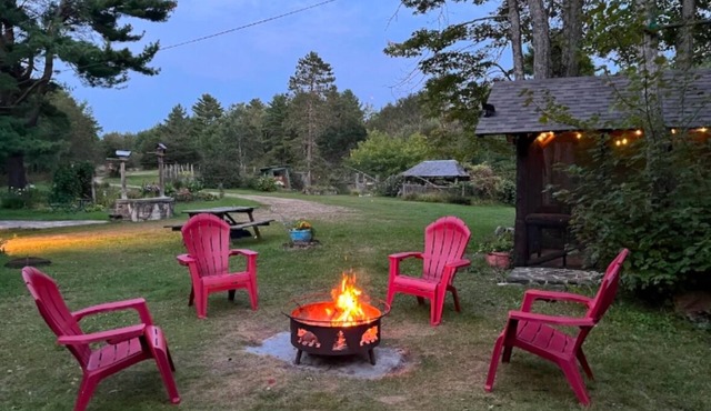 Cozy private cabin with wifi. Close to Ski, Golf, Lakes and beach.Dog friendly