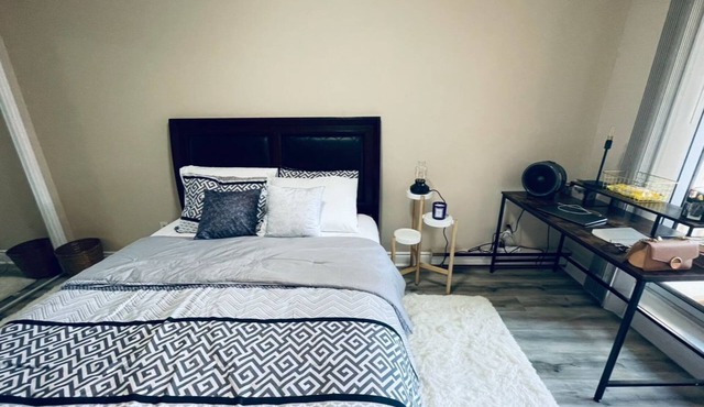 Cozy Private Room+Balcony - 1' walk to GO train and bus station
