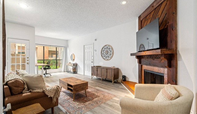Cozy Rustic Condo w/Pool + Patio + Mailbox