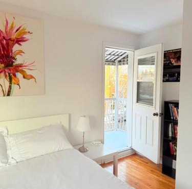Cozy & spacious 3 BDR condo