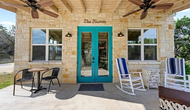 Cozy Spacious Studio Cottage for a Peaceful Romantic Escape to Texas Hill Country near Dripping Springs, Texas