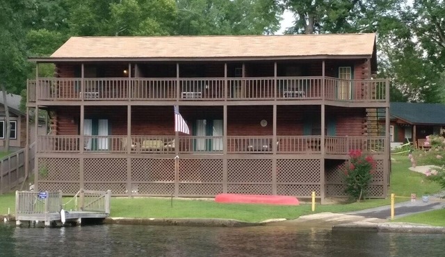 COZY UNIT #2 WATERFRONT LOG CABIN