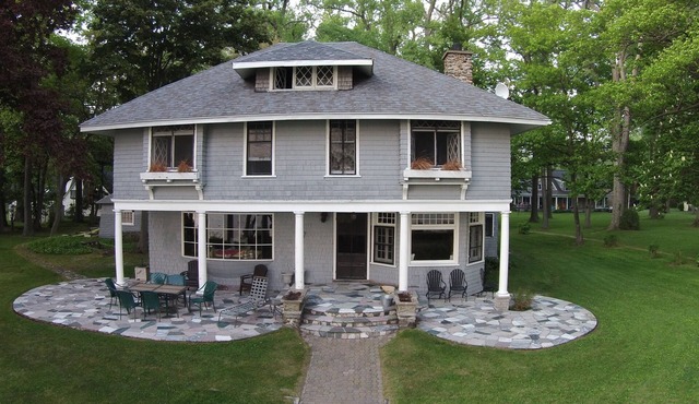 Crescent Beach (Ontario/Buffalo) Lake Front Cottage - 3 bedroom - sleeps 6