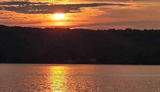 Crowe Lake Cottage