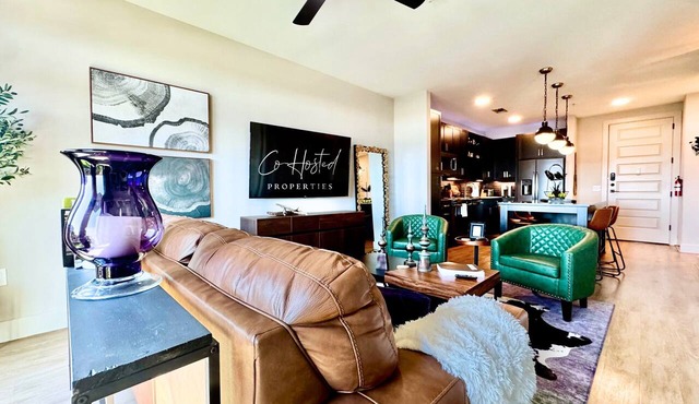 Deep Ellum Redefined/Come Stay/Free Parking/King Bed/Walk to The Factory