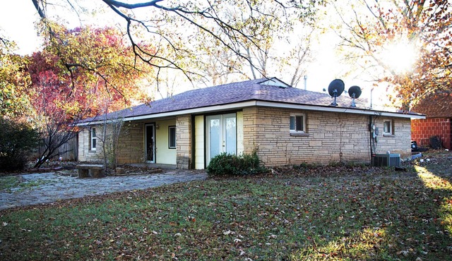 Delightful 3-bedroom house with AC in Fall River