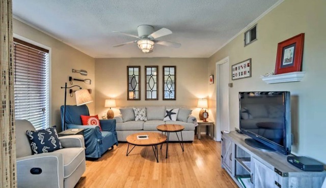 Diamondhead 1st Floor Condo w/Priv. Balcony Community Pool