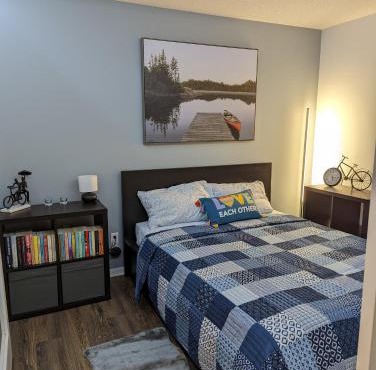 Downtown Condo with Free Parking - SkySide