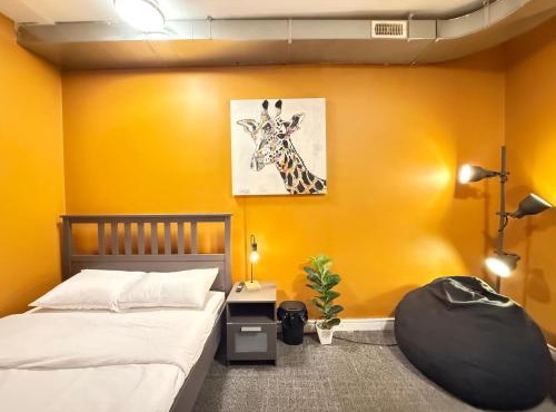 Downtown Private Room without Window