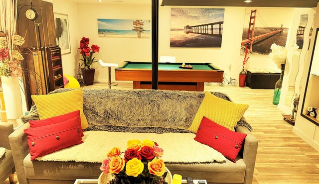💫 DreamCatcher Modern Romantic Suite w/Fireplace Pool Table near Thermea Spa