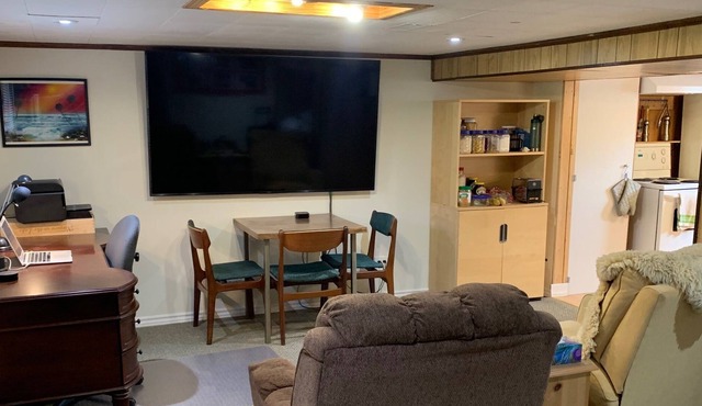 Dundas Guest Suite for rent