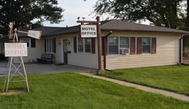 Edgetowner Motel