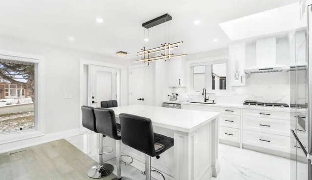 Elegant Home – Spacious and Bright for a Relaxing Stay