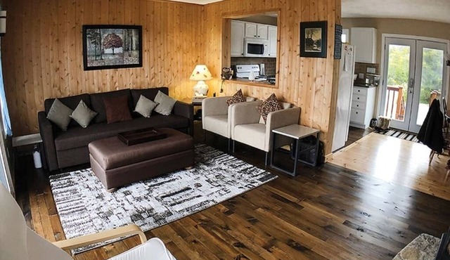 Enchanting 3-bedroom house with AC in Tobermory