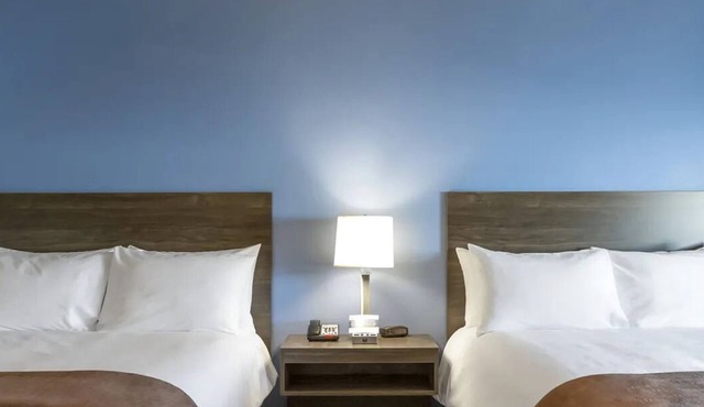 Enjoy Convenience & Peace at a Room w/Full Kitchen Setup Close to Attractions