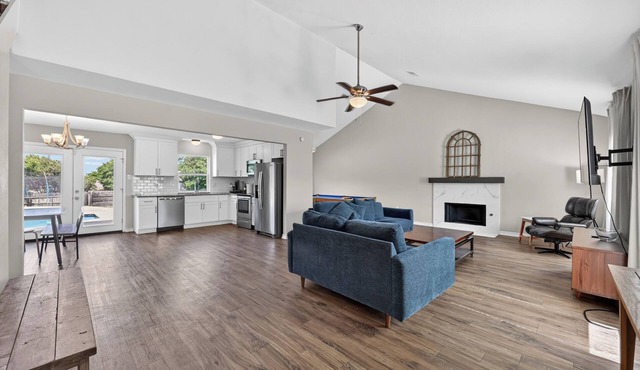 Enjoyable 3-bedroom house with pool in charming Flower Mound
