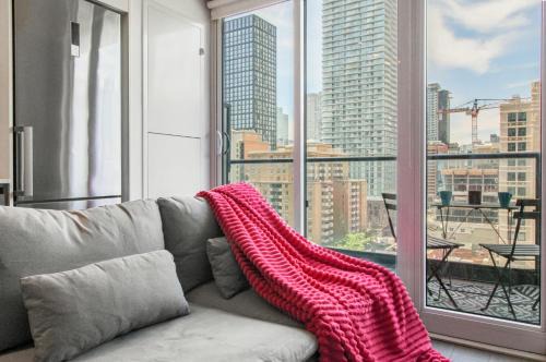 Entire 1BR - Walk to CF Toronto Eaton Centre Yonge Dundas Square Prime Downtown