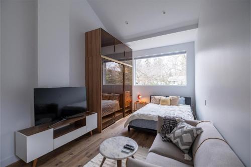 Entire Queen Loft
