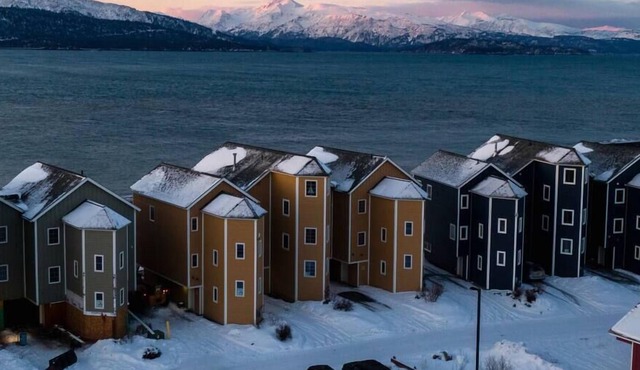 Entire waterfront unit for your whole family!