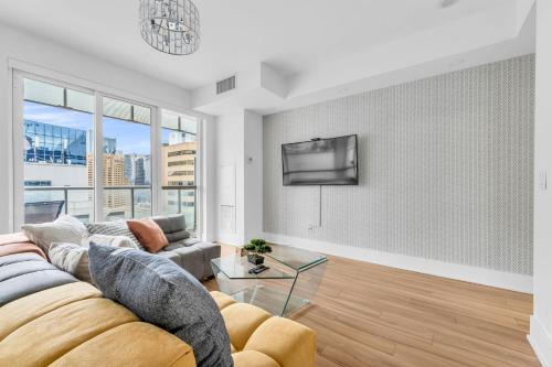Estate 1 Bedroom Condo Front Street West