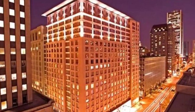 EXECUTIVE LUXURY DOWNTOWN CONDO LOCATED BY THE OLD PORT WITH FREE GARAGE PARKING