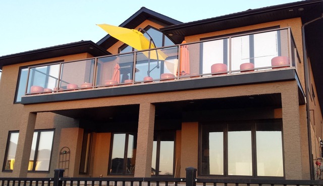 Executive Quiet Home on Edge of City1