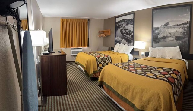 Experience an Easy and Relaxing Stay | Located Near Dining Spots + Free Parking
