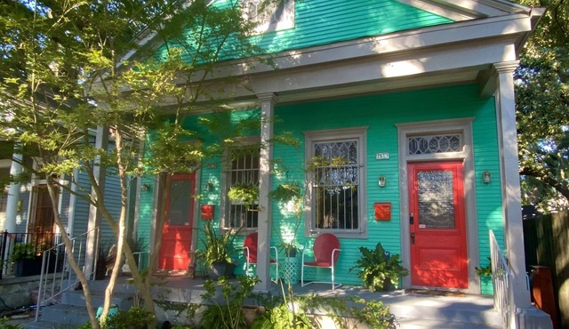 Experience Charm & Beauty of Authenitc New Orleans 1 Br. Home with Patio Garden