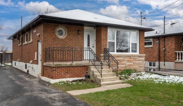 Exquisite 5 bed Mins to College+Hospital+Amenities