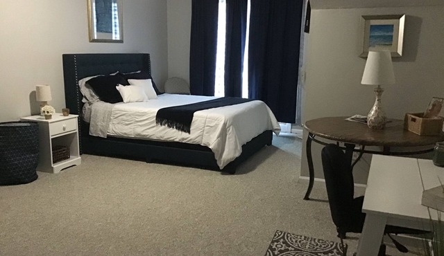 Extra large master suite in Hampton Centrally located in Hampton