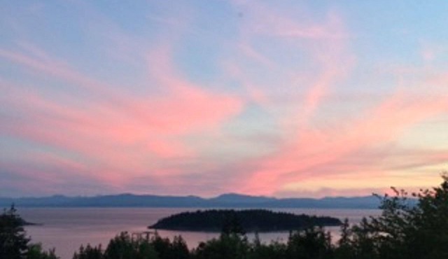 Fabulous executive basement garden suite located in West Sechelt in Sechelt