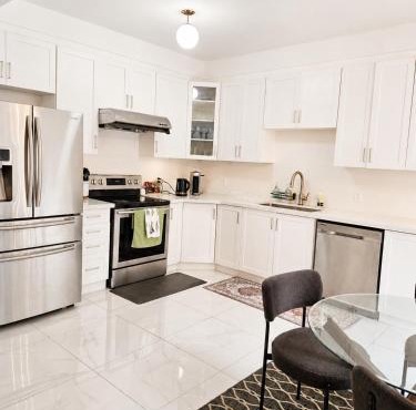 Family Friendly 4 BR 3 Bath Home near Toronto-MAJOR INTERNATIONAL SPORTING EVENT