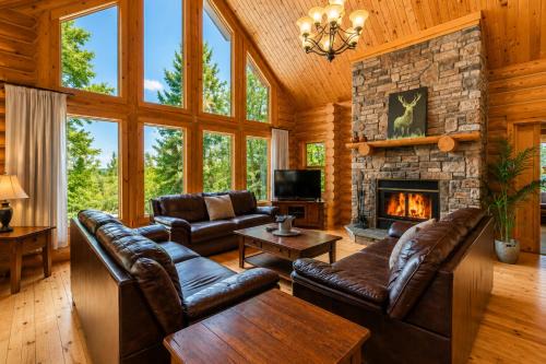 Fiddler Lake Resort - Deer 90