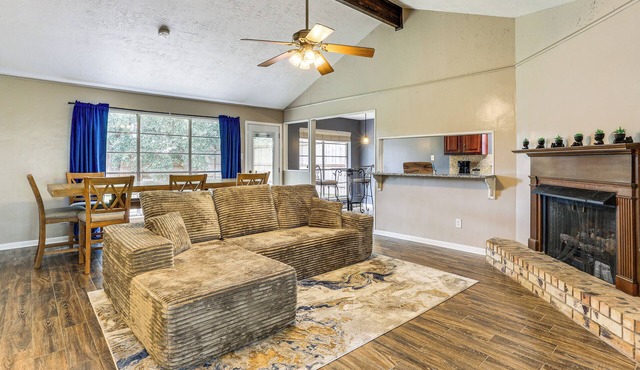Fish, Golf, Explore: Home 3 Mi to Prien Lake Park!