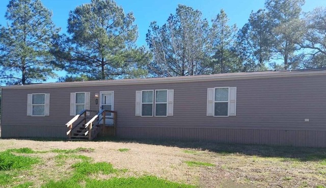 Fisherman/Hunter's retreat less than 10 minutes from Lake Sam Rayburn.