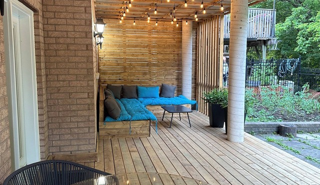 Forest view , luxurious, spacious and cozy close to the airport and major Hyways