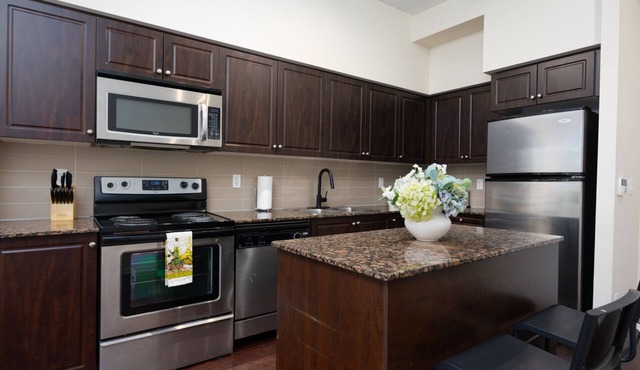 FORT YORK 2 BED 2 BATH CONDO
