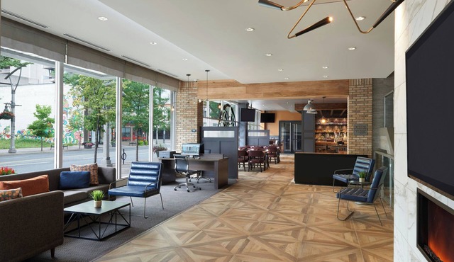 Four Points by Sheraton Windsor Downtown