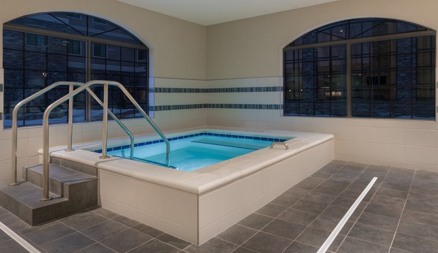 Free Daily Breakfast, Pool & Hot Tub Access. Great Location!