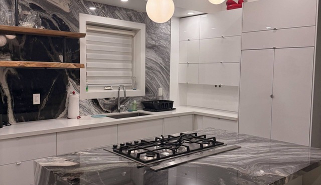 Fullly Equipped 3BR House + Free Parking
