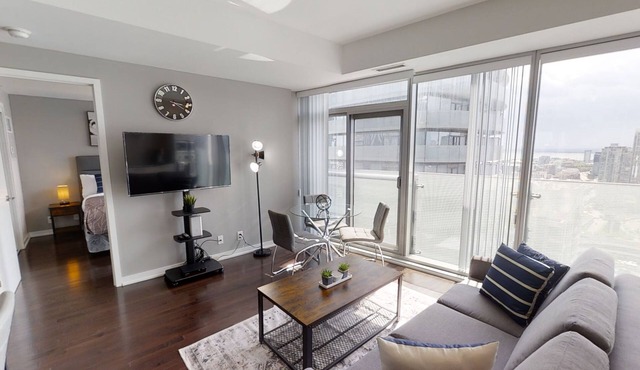 Fully-Equipped 1+1-BR Condo in DT Toronto