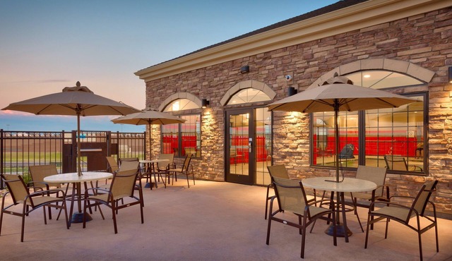 Fully-Equipped and Charming Suite | FREE Breakfast + Wi-Fi