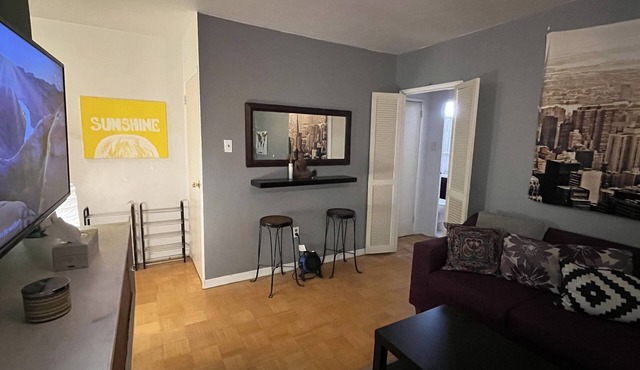Funky Liberty Village Apt - Mins to Downtown!