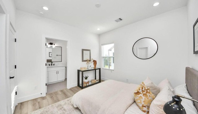 Gated 2BR & Private Kitchen Villa